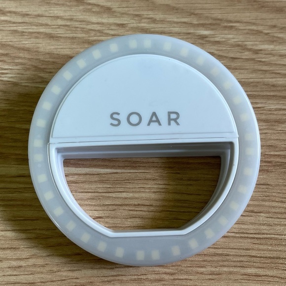 *SALE* Soar Clip on Selfie Ring Light - Picture 9 of 15